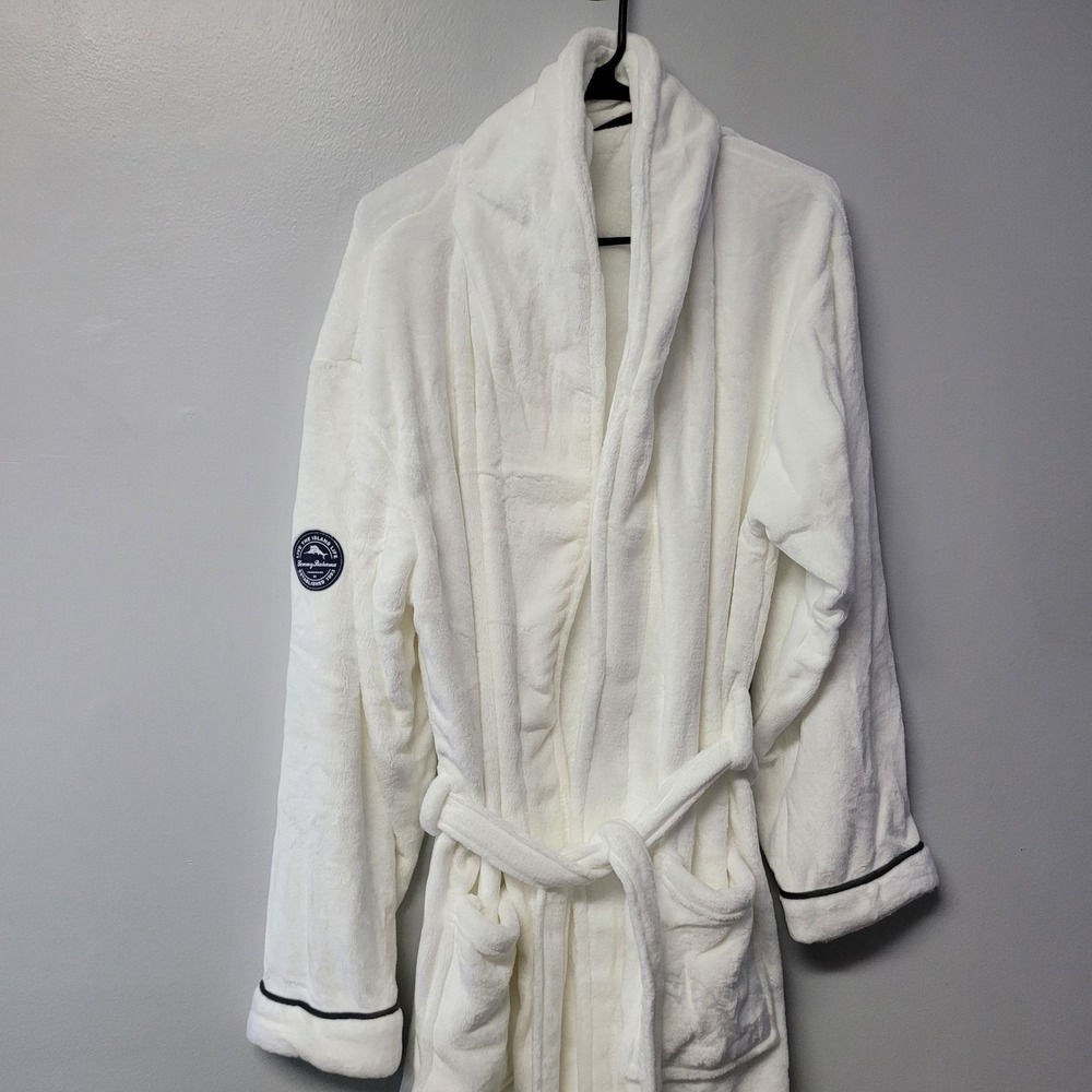 Tommy Bahama Plush Fleece Robe White Shawl Collar Unisex One Size New - Picture 3 of 8